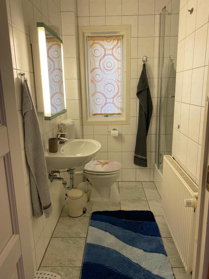Freistehendes Einfamilienhaus Mit Boddenblick Naehe Ostsee Fuhlendorf  エクステリア 写真