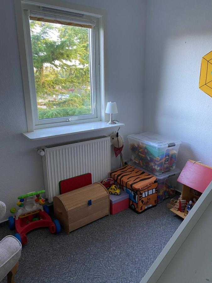 Freistehendes Einfamilienhaus Mit Boddenblick Naehe Ostsee Fuhlendorf  エクステリア 写真
