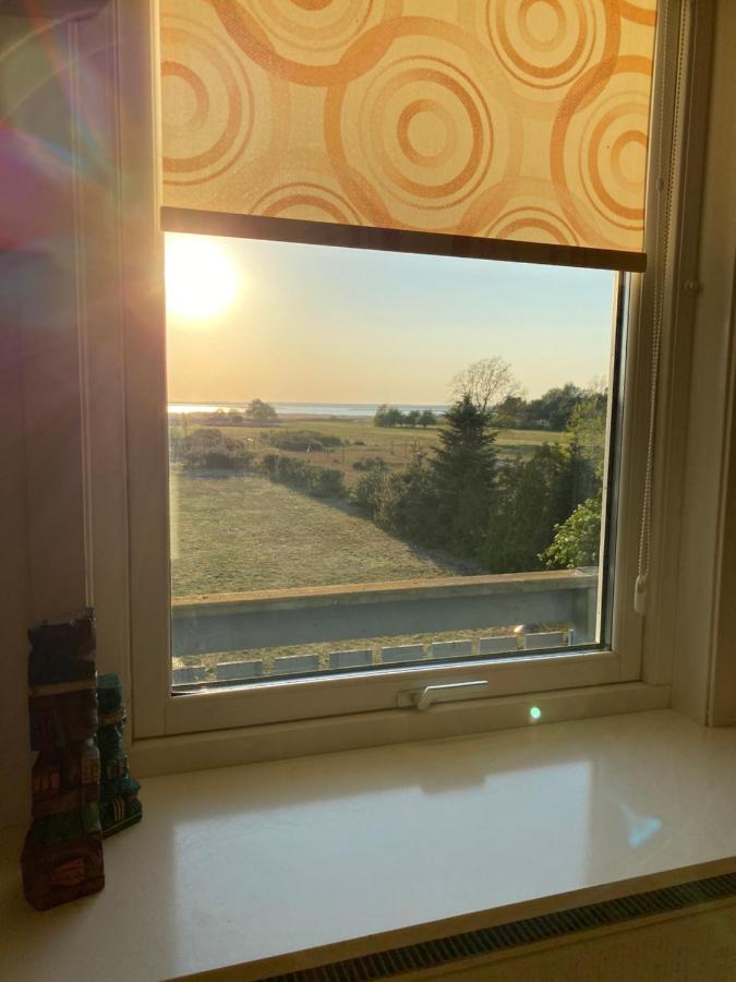 Freistehendes Einfamilienhaus Mit Boddenblick Naehe Ostsee Fuhlendorf  エクステリア 写真